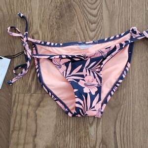 Shade & shore swim bottom.